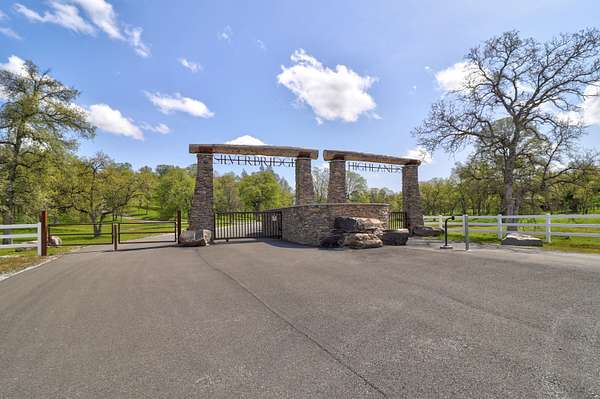 20.3 Acres of Land for Sale in Palo Cedro, California