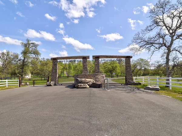 10.3 Acres of Land for Sale in Palo Cedro, California