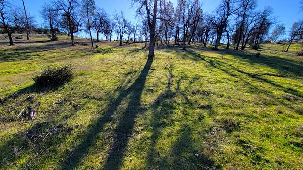 4.6 Acres of Land for Sale in Redding, California