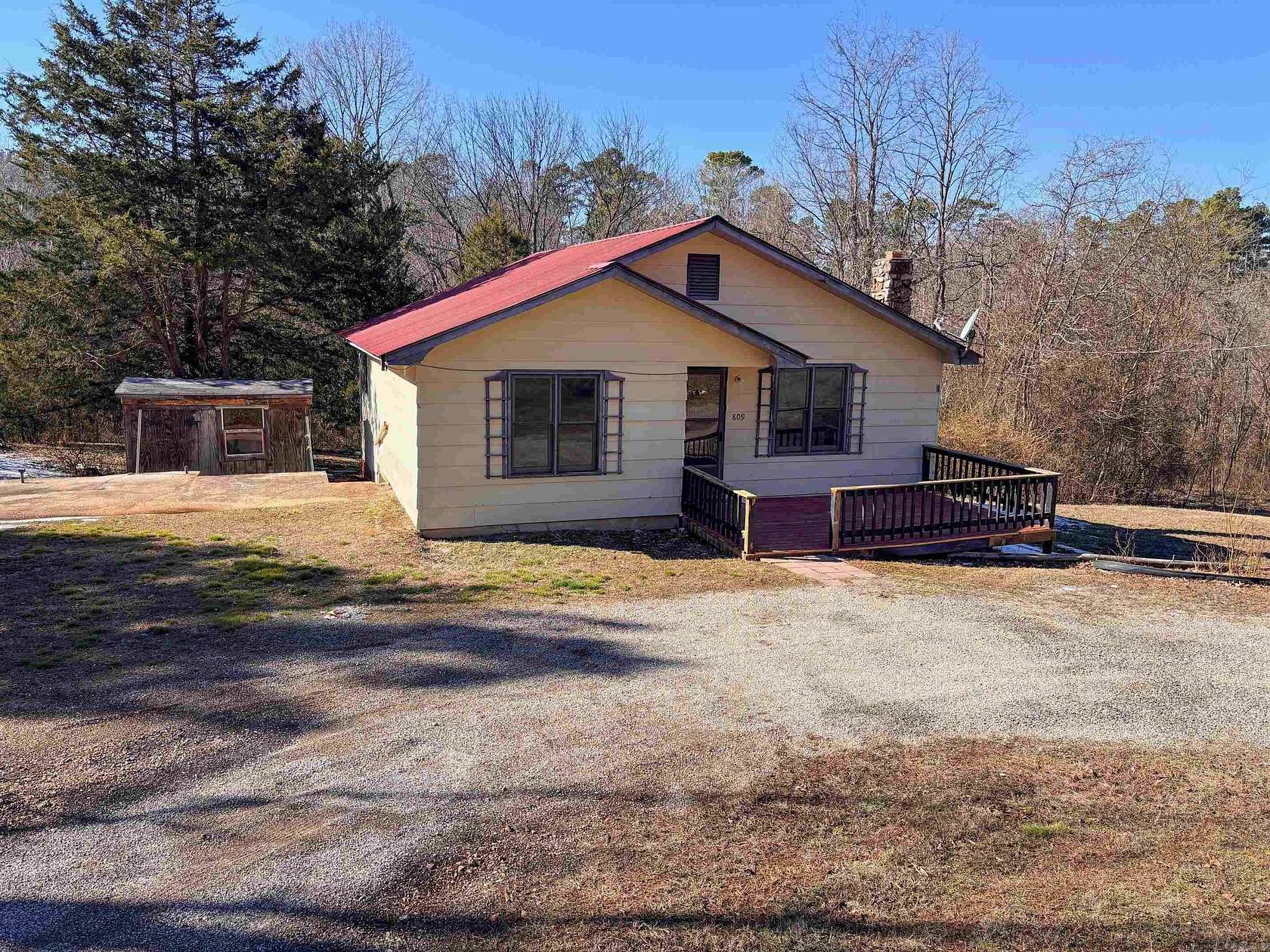 1.5 Acres of Land with Home for Sale in Mammoth Spring, Arkansas