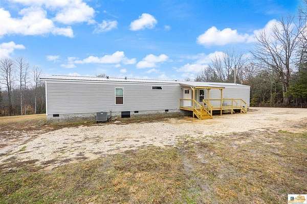 2.1 Acres of Land with Home for Sale in Bonnieville, Kentucky