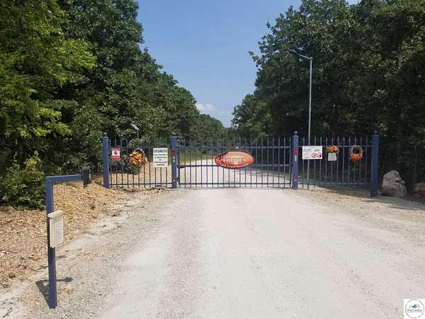 2.6 Acres of Residential Land for Sale in Edwards, Missouri