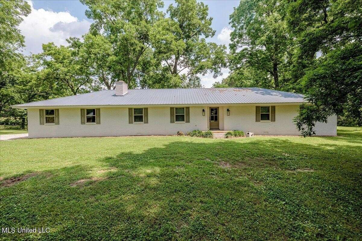 2 Acres of Land with Home for Sale in Senatobia, Mississippi