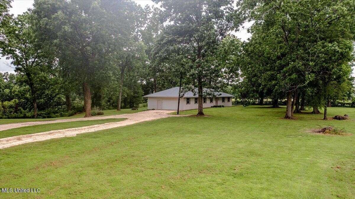 2 Acres of Land with Home for Sale in Senatobia, Mississippi