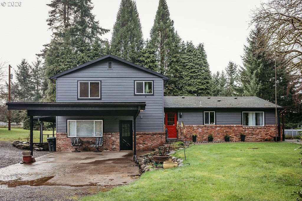 3 Acres of Land with Home for Sale in Castle Rock, Washington