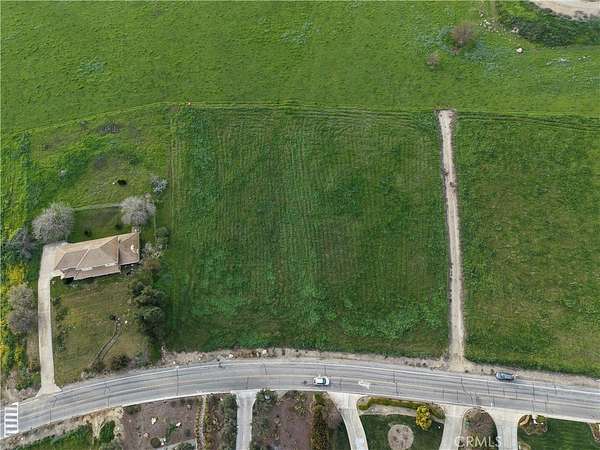 1.13 Acres of Residential Land for Sale in Exeter, California