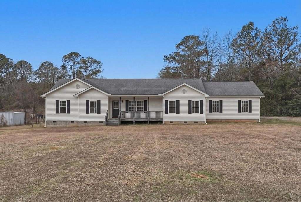 16.3 Acres of Land with Home for Sale in Doerun, Georgia