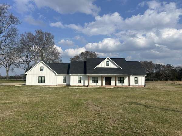 8 Acres of Land with Home for Sale in Moulton, Alabama