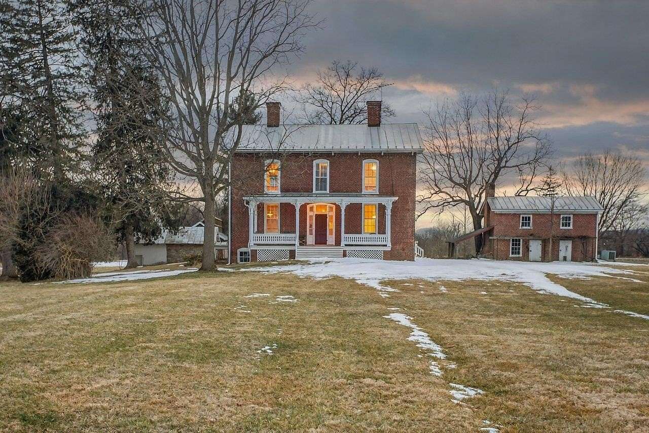 169 Acres of Agricultural Land with Home for Sale in Timberville, Virginia