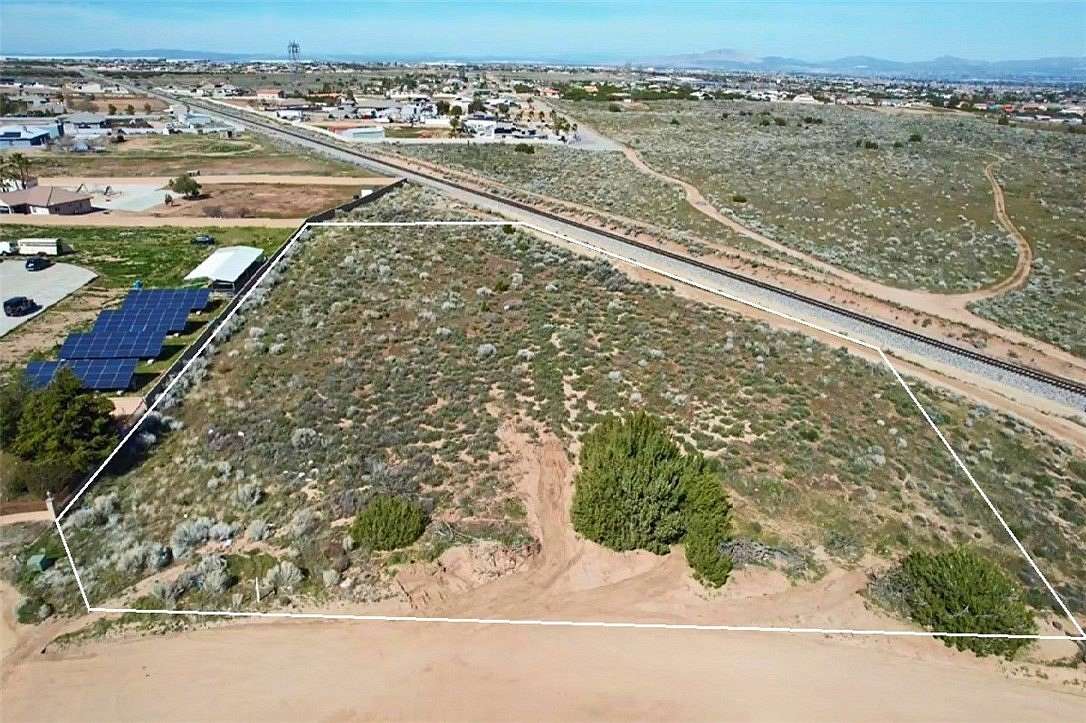 2.5 Acres of Land for Sale in Oak Hills, California