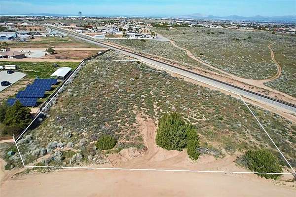 2.5 Acres of Residential Land for Sale in Oak Hills, California