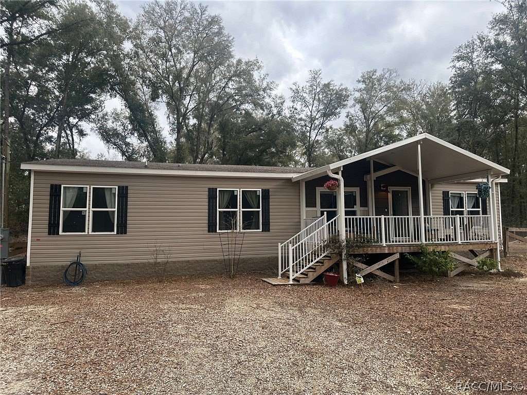 1.73 Acres of Land with Home for Sale in Hernando, Florida