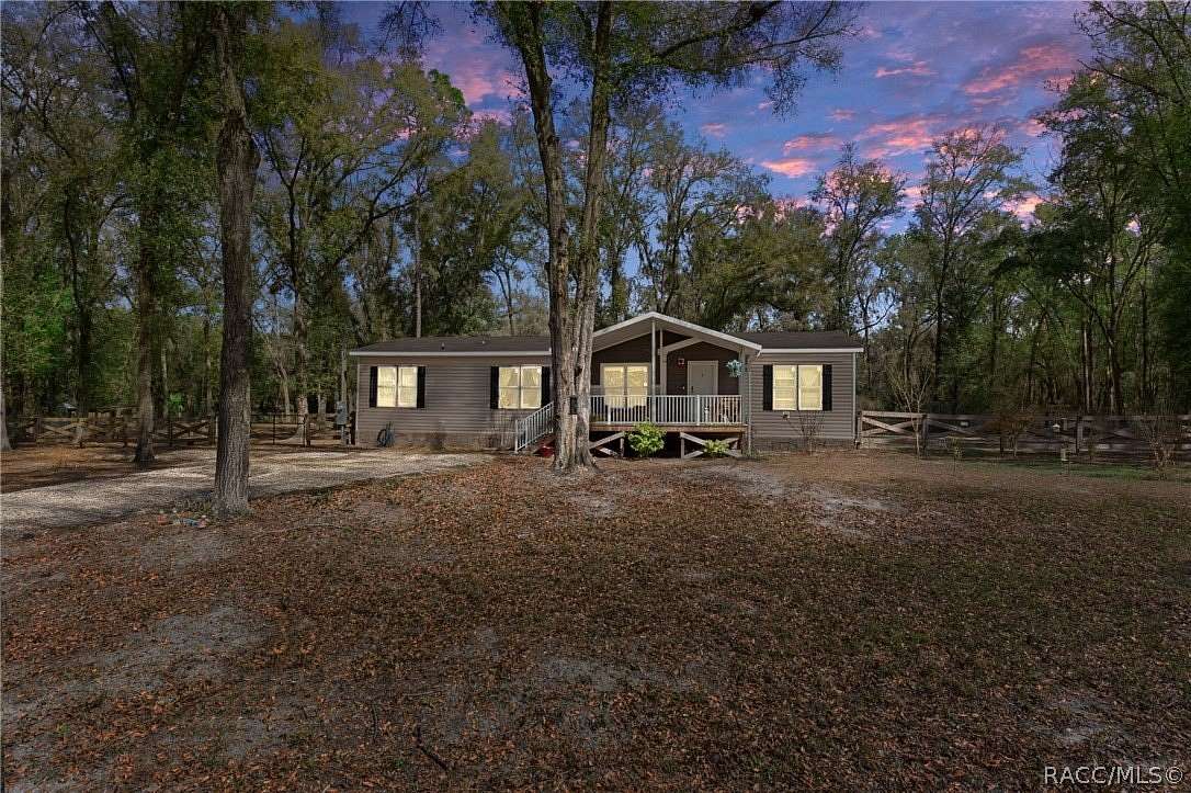1.73 Acres of Land with Home for Sale in Hernando, Florida