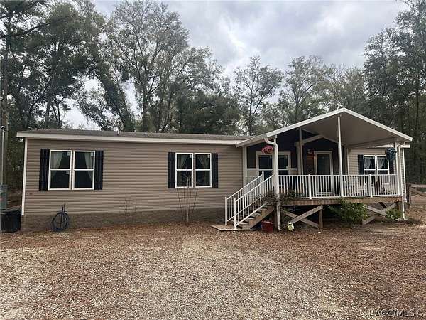 1.73 Acres of Land with Home for Sale in Hernando, Florida