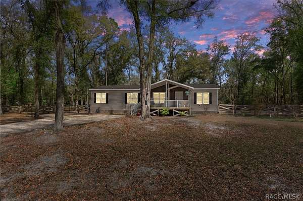 1.73 Acres of Land with Home for Sale in Hernando, Florida