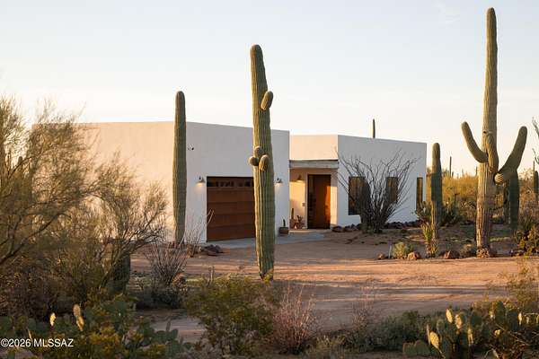 8 Acres of Land with Home for Sale in Tucson, Arizona