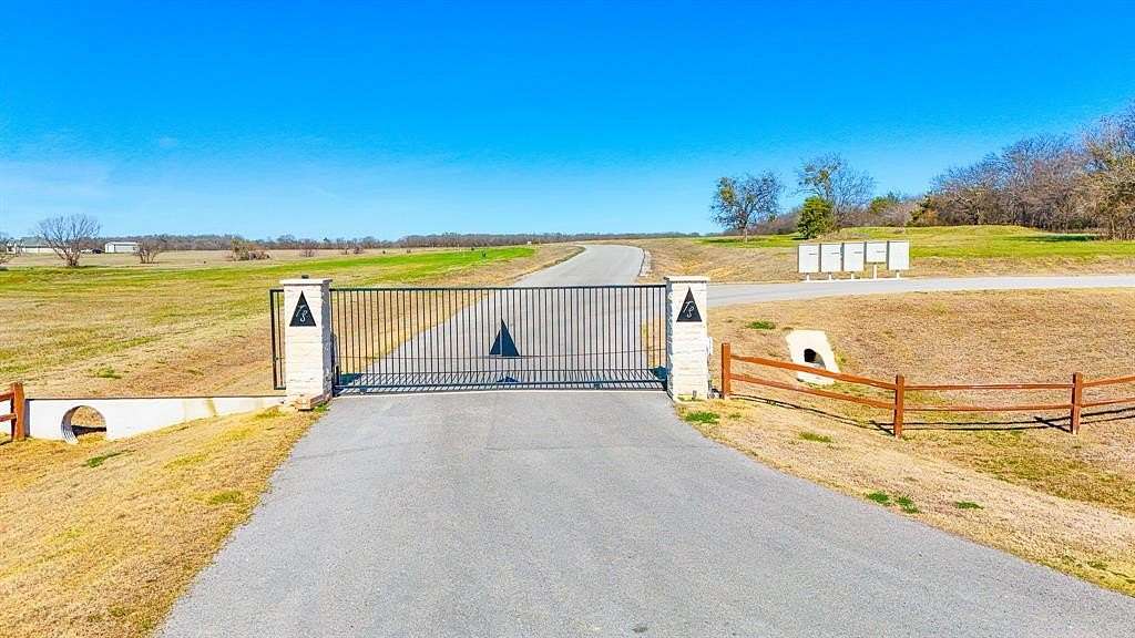 1 Acre of Residential Land for Sale in Corsicana, Texas