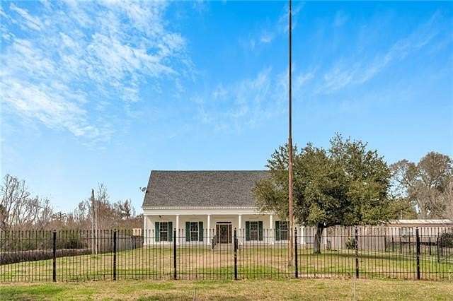 4.5 Acres of Land with Home for Sale in Marrero, Louisiana
