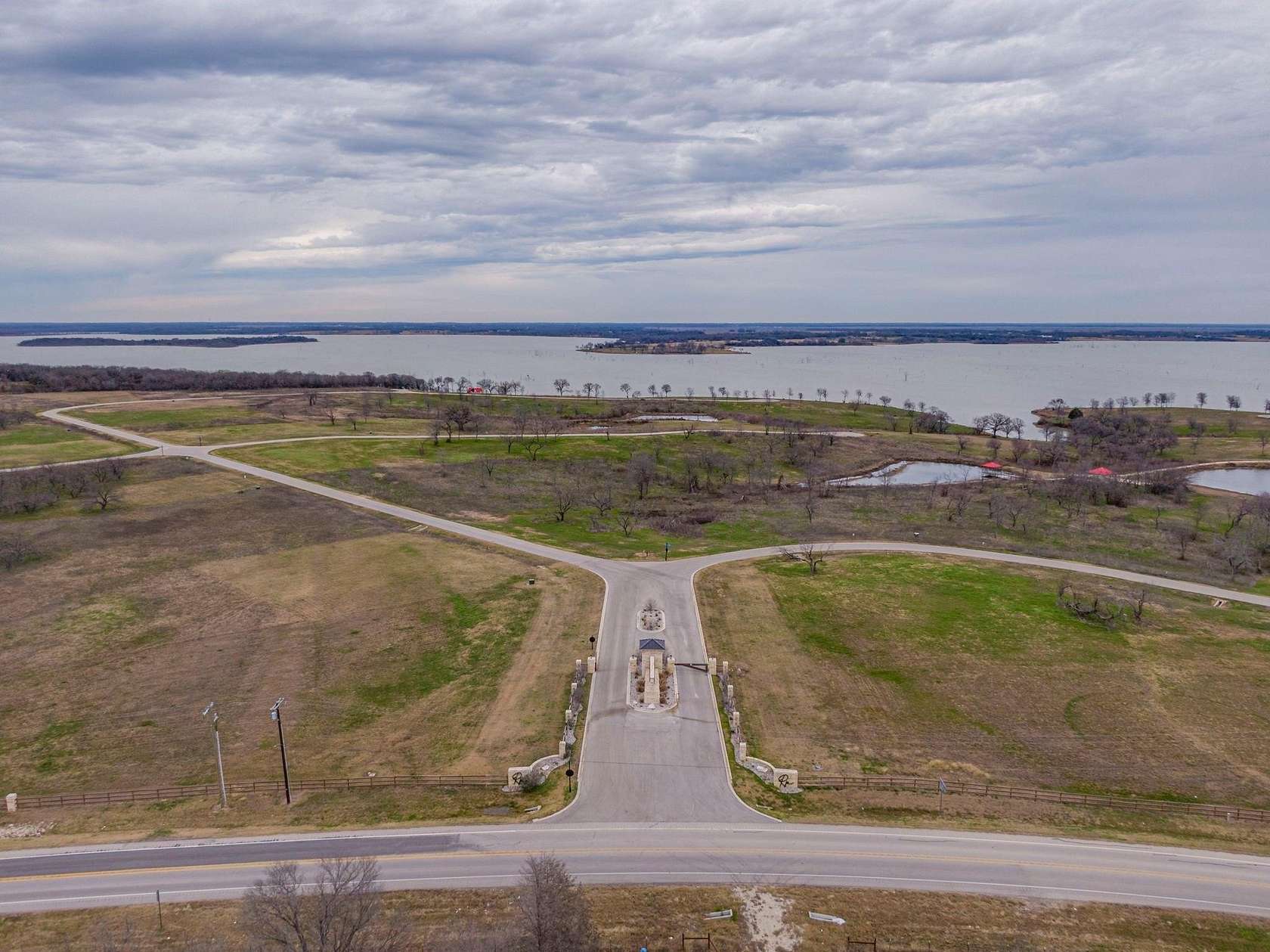 1.5 Acres of Residential Land for Sale in Corsicana, Texas