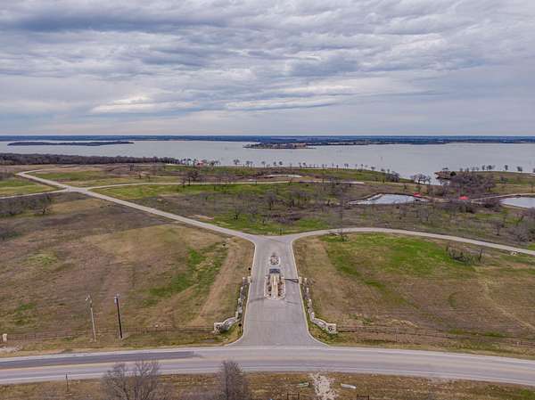 1.5 Acres of Residential Land for Sale in Corsicana, Texas