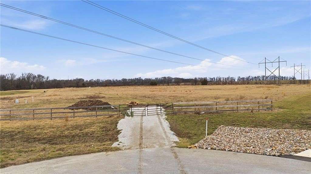 7 Acres of Residential Land for Sale in Spring Hill, Kansas