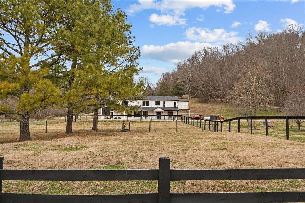 105 Acres of Land with Home for Sale in Pulaski, Tennessee