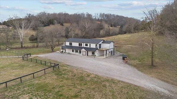 105 Acres of Land with Home for Sale in Pulaski, Tennessee