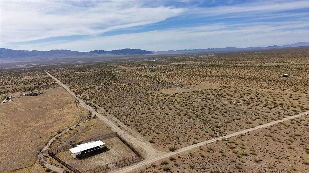 1.25 Acres of Residential Land for Sale in Dolan Springs, Arizona