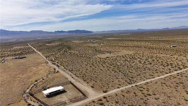 1.25 Acres of Residential Land for Sale in Dolan Springs, Arizona