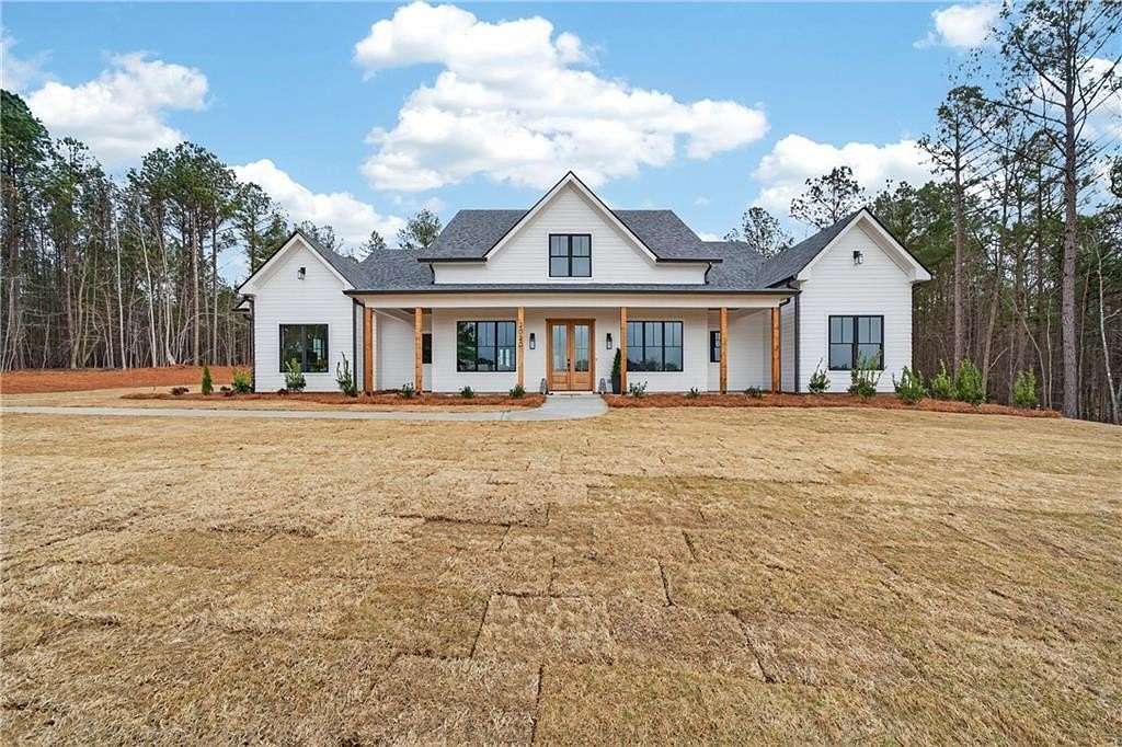 1.66 Acres of Land with Home for Sale in White Plains, Georgia