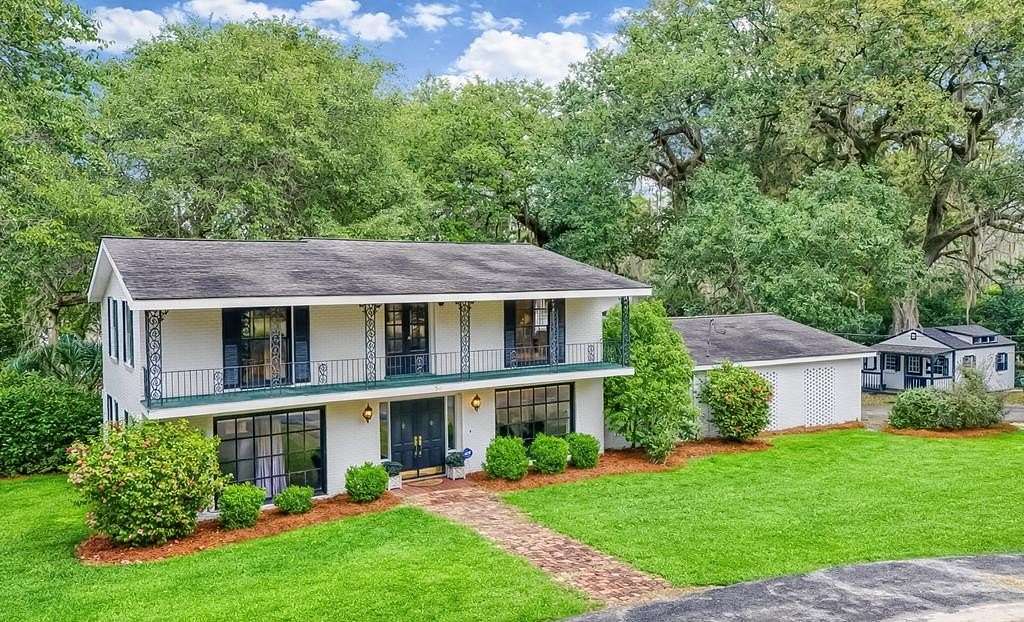 1.74 Acres of Land with Home for Sale in Bainbridge, Georgia