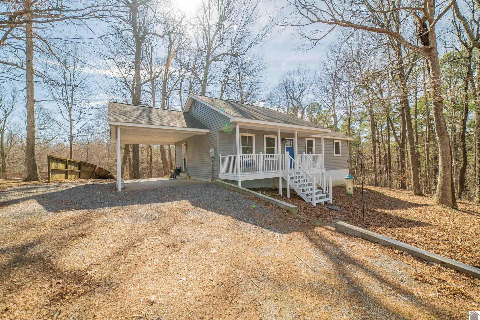 15.9 Acres of Land with Home for Sale in Paducah, Kentucky