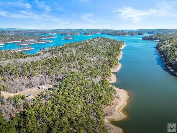 13.9 Acres of Land with Home for Sale in Murfreesboro, Arkansas