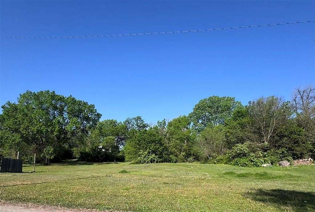 0.32 Acres of Land for Sale in Ponca City, Oklahoma