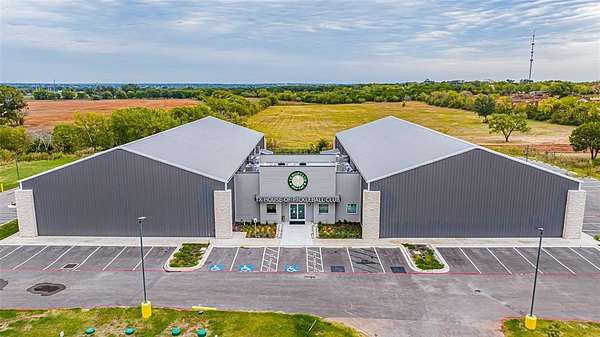 2.55 Acres of Improved Commercial Land for Sale in Granbury, Texas