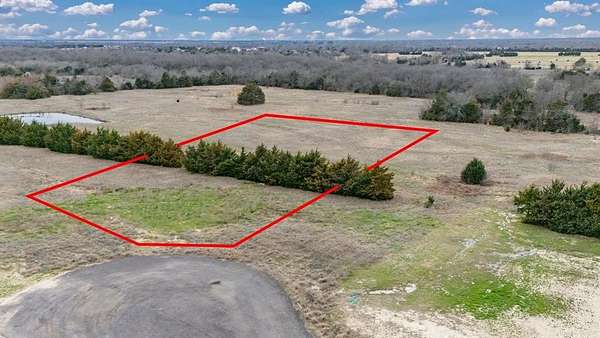 1 Acre of Residential Land for Sale in Celeste, Texas
