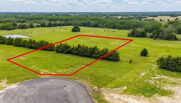 1 Acre of Residential Land for Sale in Celeste, Texas