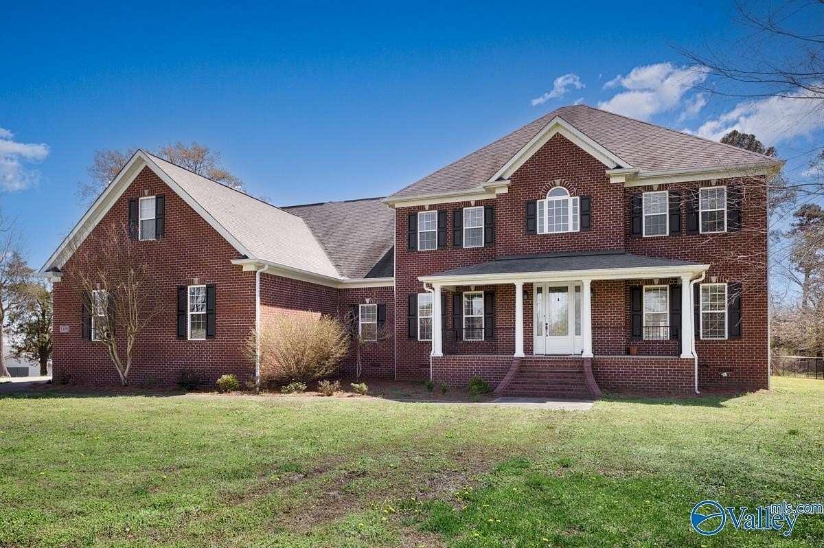 4 Acres of Land with Home for Sale in Guntersville, Alabama