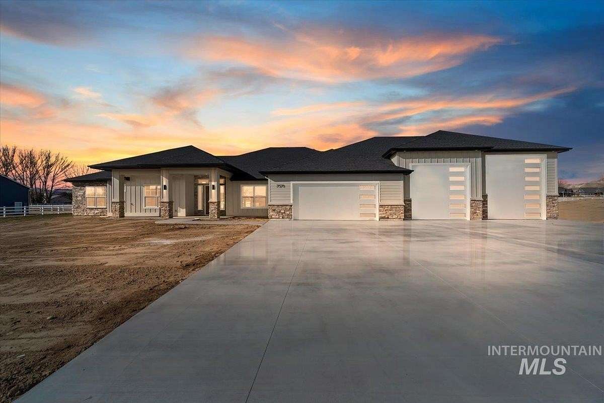 1.53 Acres of Land with Home for Sale in Marsing, Idaho