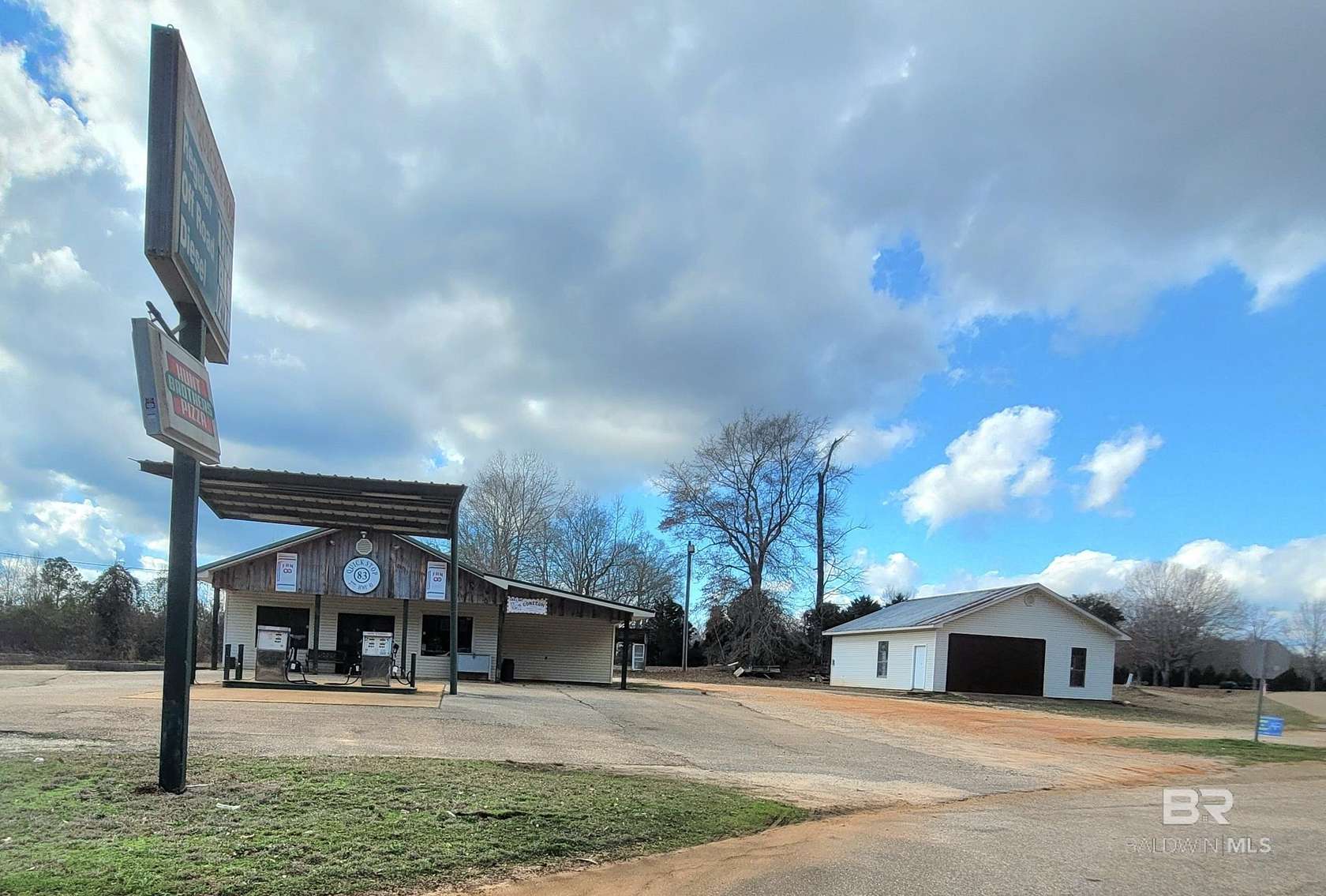 1.25 Acres of Land for Sale in Evergreen, Alabama
