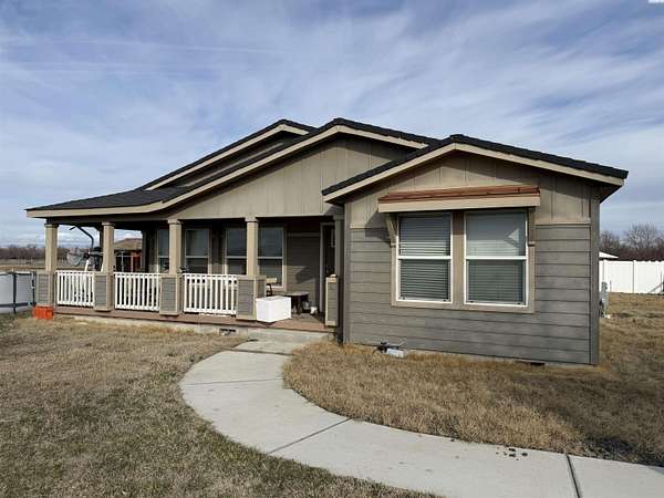 40 Acres of Agricultural Land with Home for Sale in Toppenish, Washington