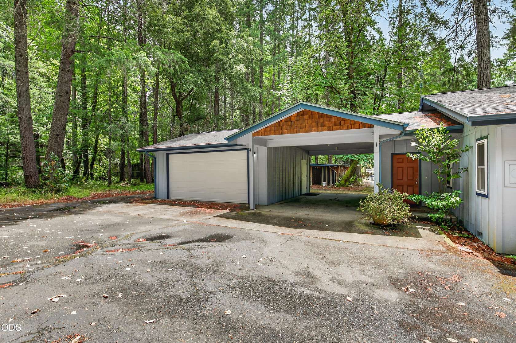 6.65 Acres of Land with Home for Sale in Selma, Oregon