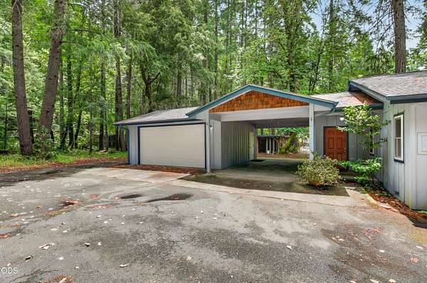 6.65 Acres of Land with Home for Sale in Selma, Oregon