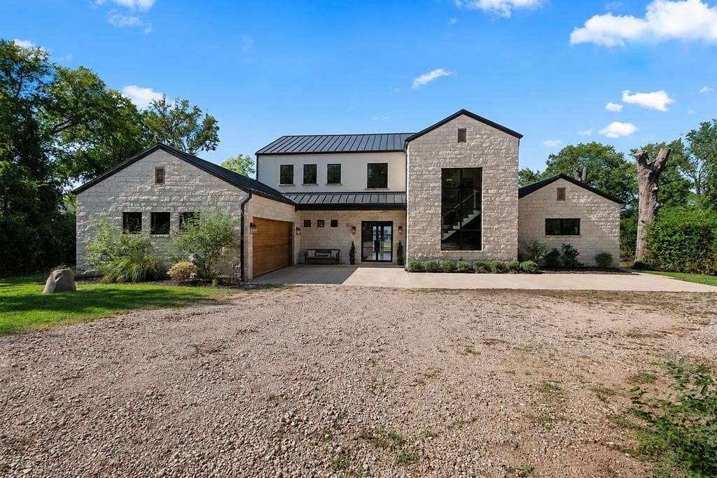 3.46 Acres of Land with Home for Sale in Mabank, Texas