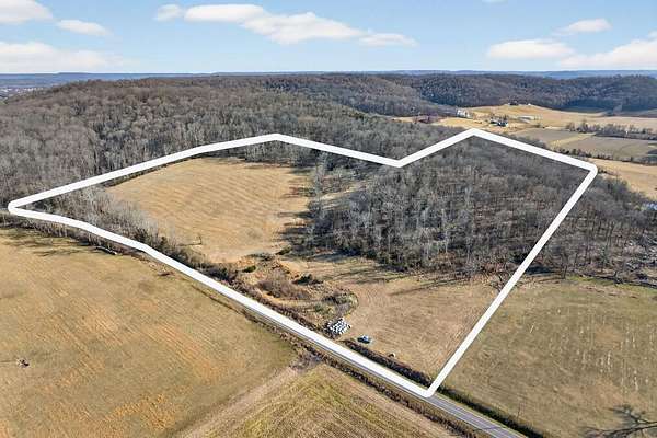 30 Acres of Recreational & Residential Land for Sale in Sparta, Tennessee