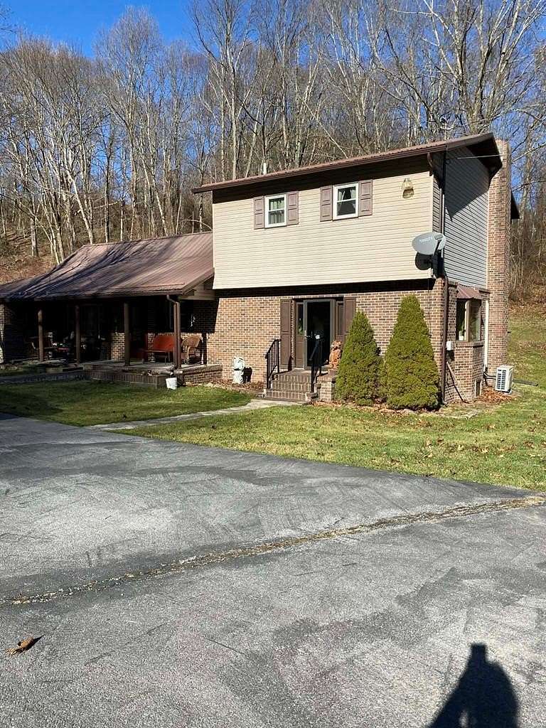 4.5 Acres of Land with Home for Sale in Tazewell, Virginia