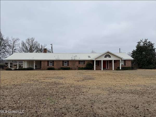 3.1 Acres of Land with Home for Sale in Rolling Fork, Mississippi