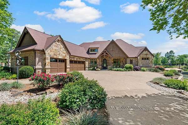 2.1 Acres of Land with Home for Sale in Chandler, Texas