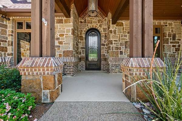 2.1 Acres of Land with Home for Sale in Chandler, Texas