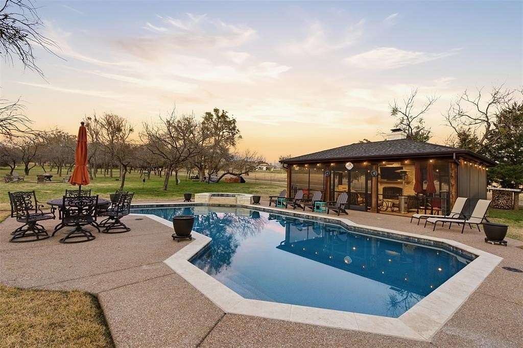 3.34 Acres of Land with Home for Sale in Fort Worth, Texas